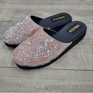 Mystique Boutique Pink Slip Ons size 9 NWT